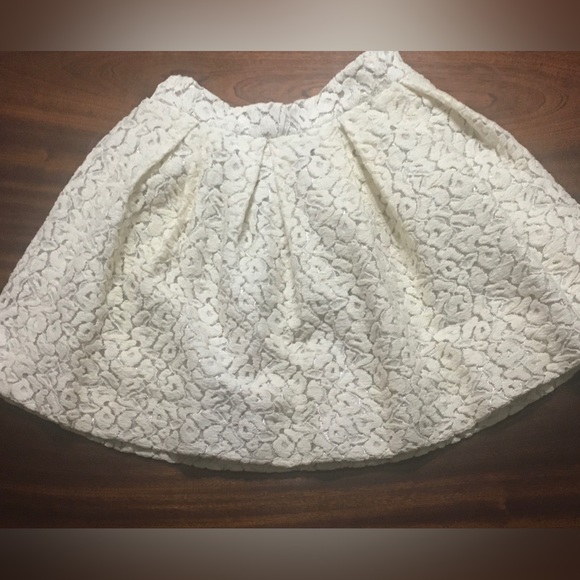 Elizabeth and James Skirt color: Music~Ivory & Silver floral lace brocade mini S - Picture 11 of 15